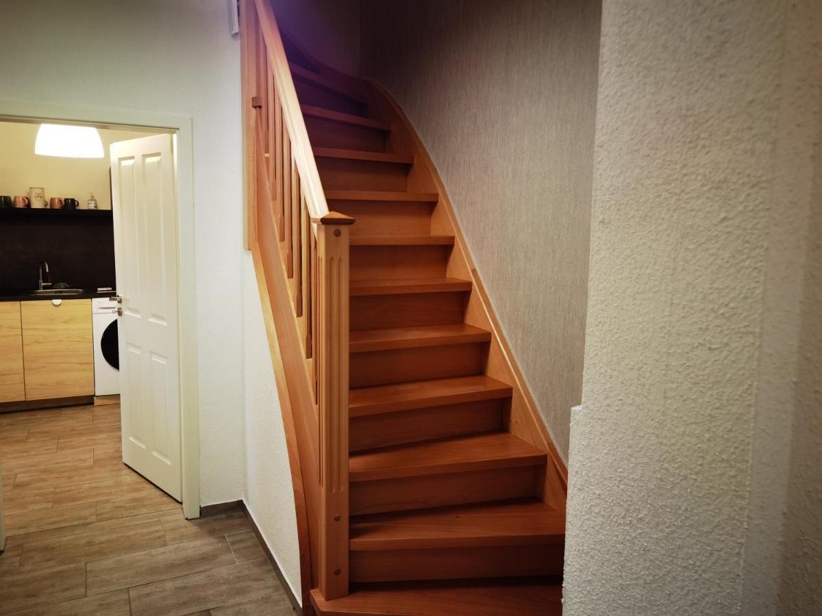 Modernes Behagliches Haus Mit Kamin, Terrasse Und Garten Magdeburg Luaran gambar